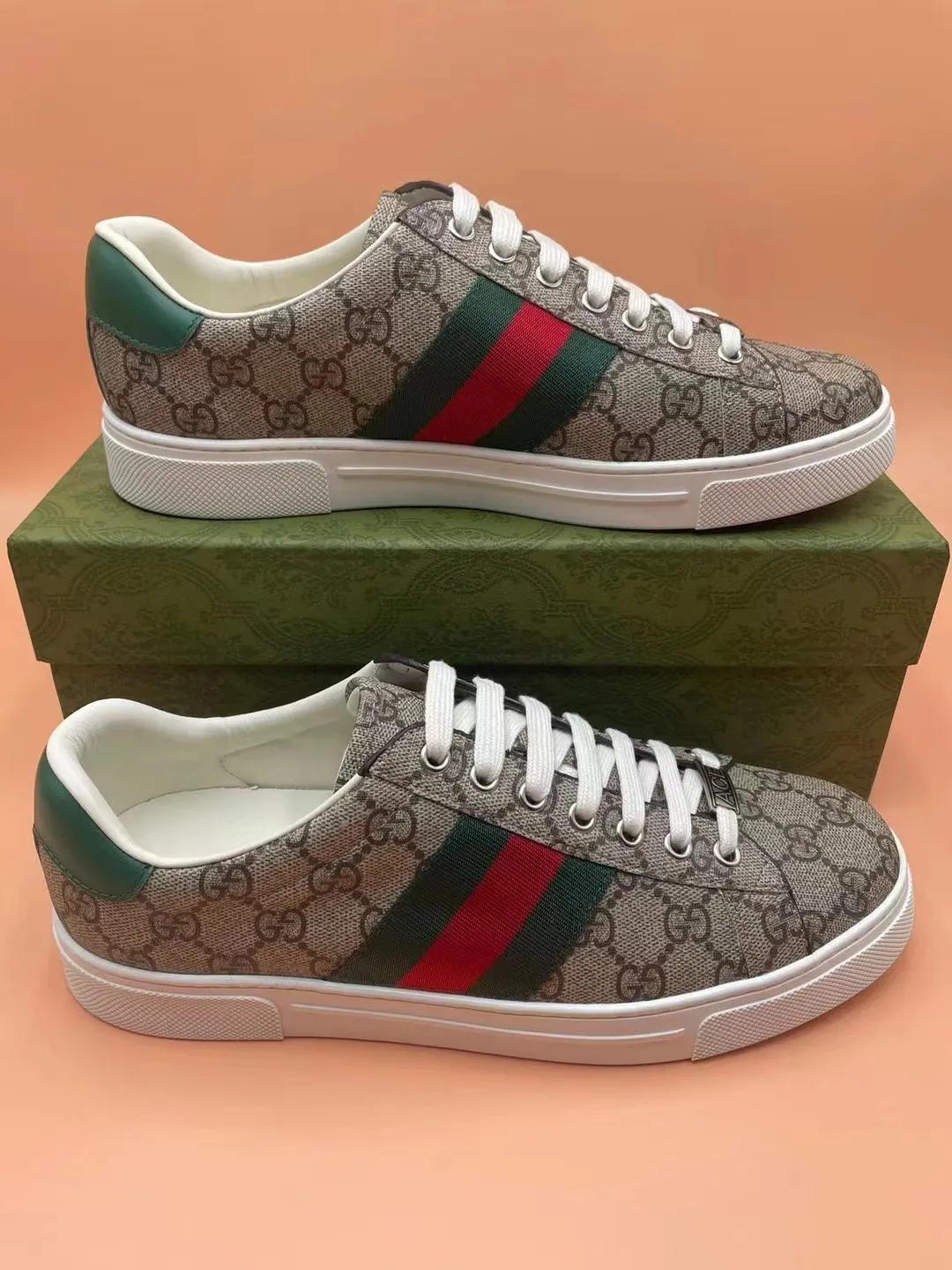 Men's Men's Shoes Men's Men's 💰380 new men's shoes GUCCI [Lightning] latest shoes shipped. Original quality, fashionable, made of special materials, sheepskin lining, brand new packaging. The foot feels super comfortable and the workmanship is impeccable. Size: 38-45